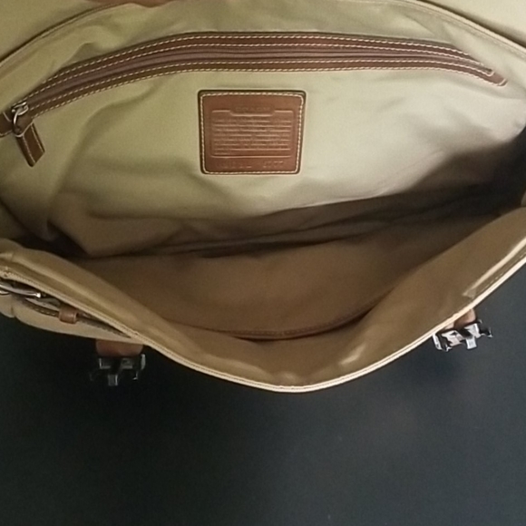 Coach Messenger Bag - Picture 7 of 9